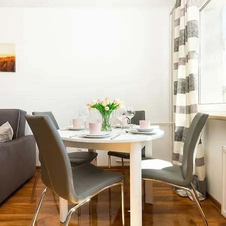 Grunwaldzka By Renters דירה